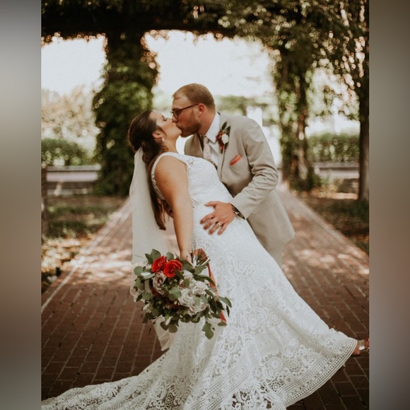 Meet your Posher, Haley - Picture 2 of 7